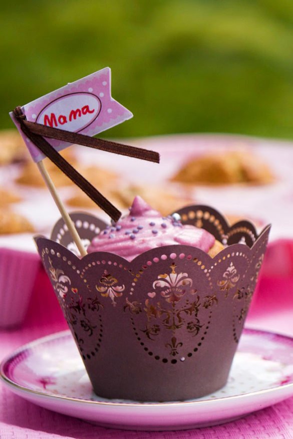 Himbeercreme Cupcakes mit Marzipan-Frosting für den Muttertag