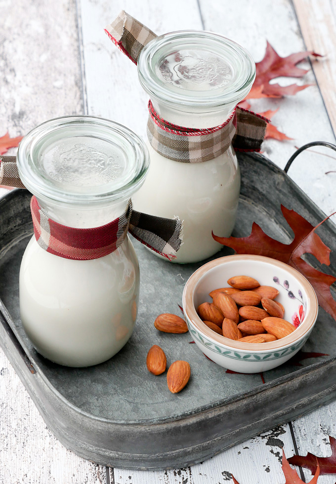 Rezept für Mandelmilch mit Vanille - ein ganz einfaches Grundrezept