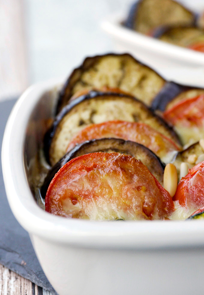 Tomaten, Auberginen und Zucchini mit Mozzarella aus dem Ofen