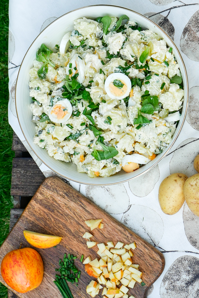 Kölscher Kartoffelsalat – Äädäppelschlot mit Äpfeln, Ei und Feldsalat