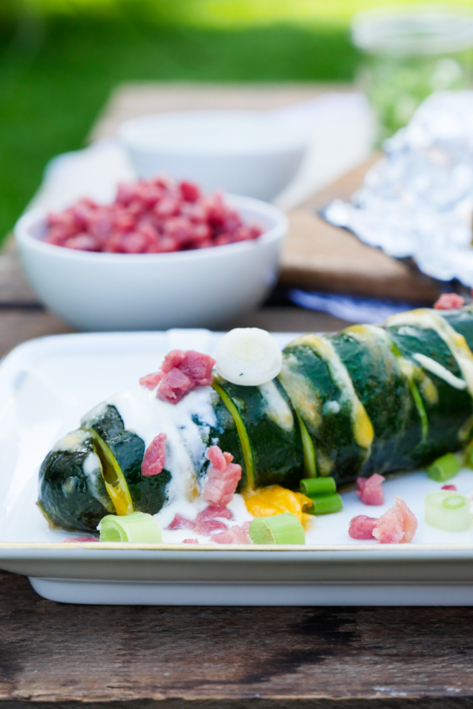 Low Carb Hasselback-Zucchini