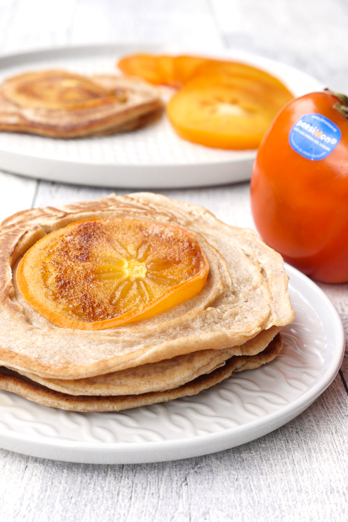 Gesunde Pancakes ohne Zucker mit gebackener Persimon®-Kaki