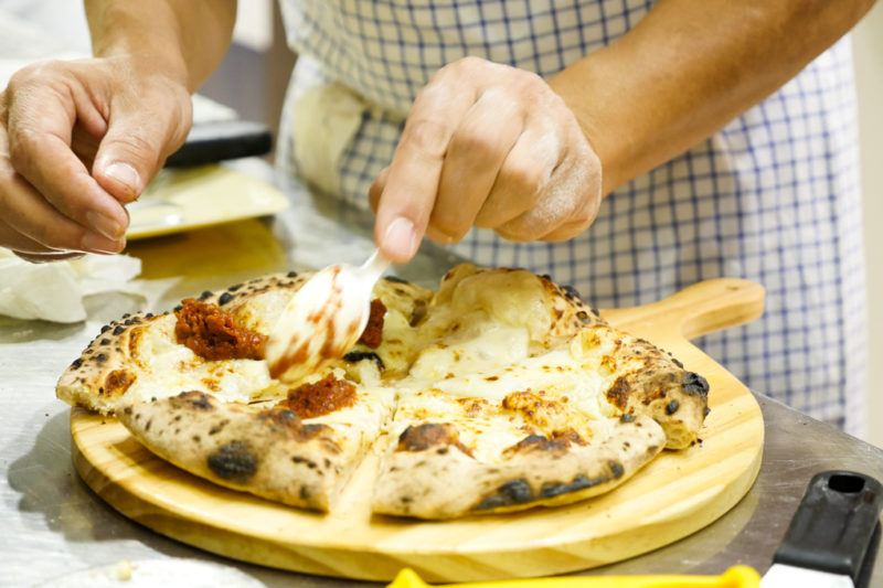 Franco Pepes Pizza Scarpetta mit einer Creme aus Grana Padano