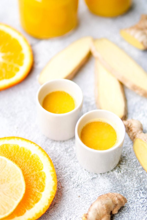 Ingwer Shot Rezept mit Orangen, Äpfeln, Zitrone und Ingwer