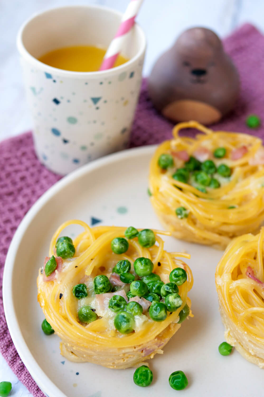 Spaghetti-Muffins mit Erbsen und Schinken aus der Muffinform