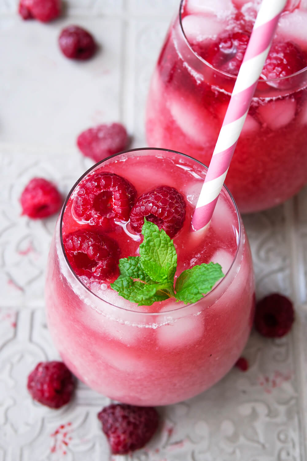 Pink Drink – das Sommergetränk mit Himbeeren und Kokos