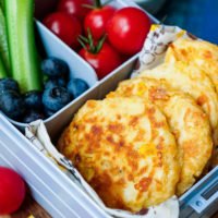 Maispuffer Rezept mit Käse als gesunder Snack für die Brotdose