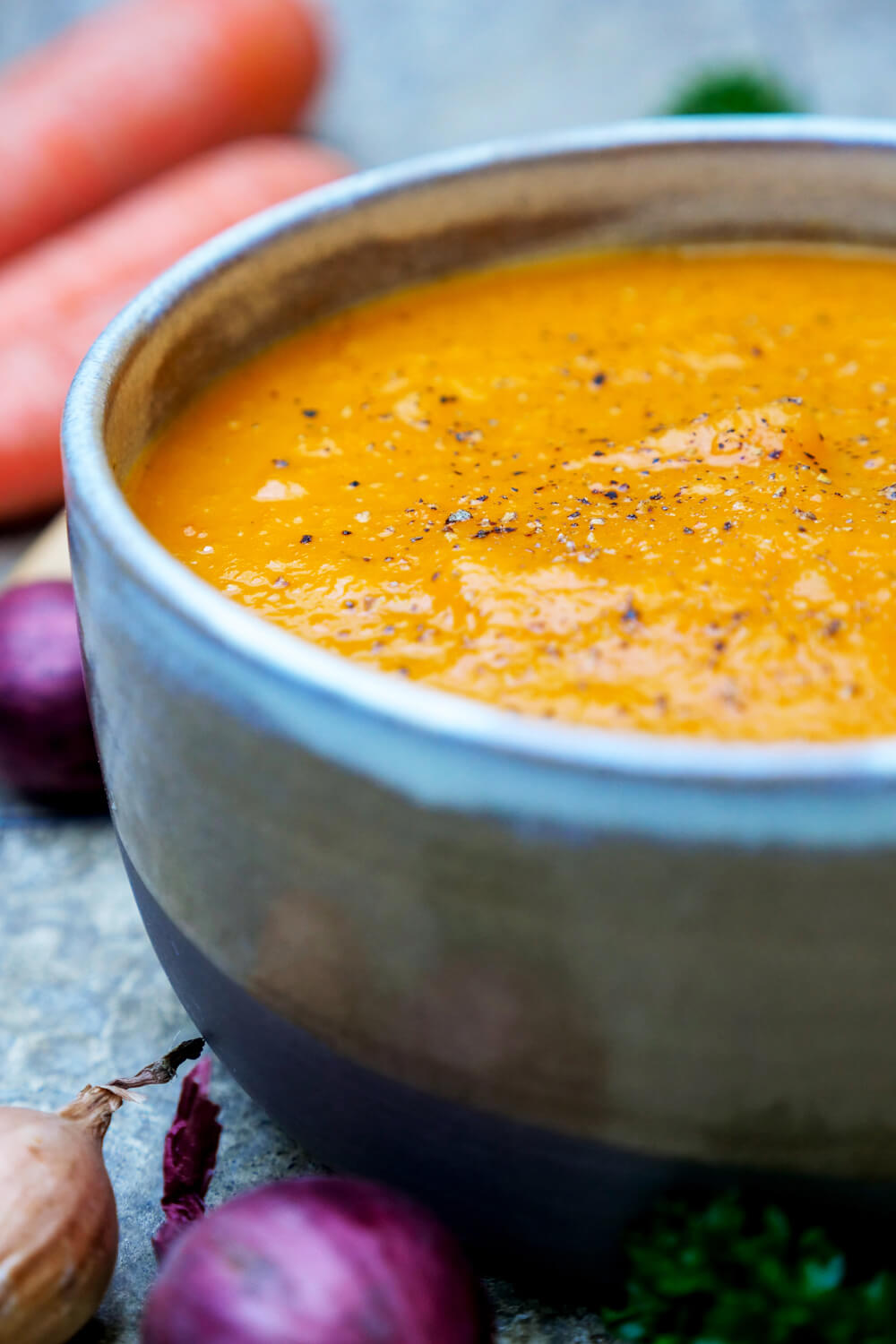 Einfache Möhrensuppe mit Curry und Aprikosen für Kinder