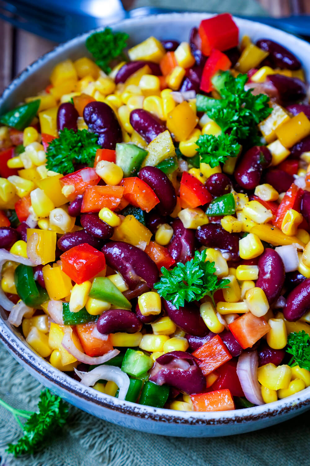 Bohnen-Mais-Salat mit Paprika, Kidneybohnen und Chili