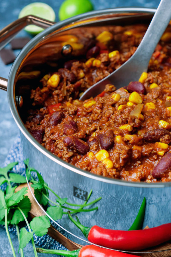 Chili con Carne mit Hackfleisch, Bohnen und Mais kochen
