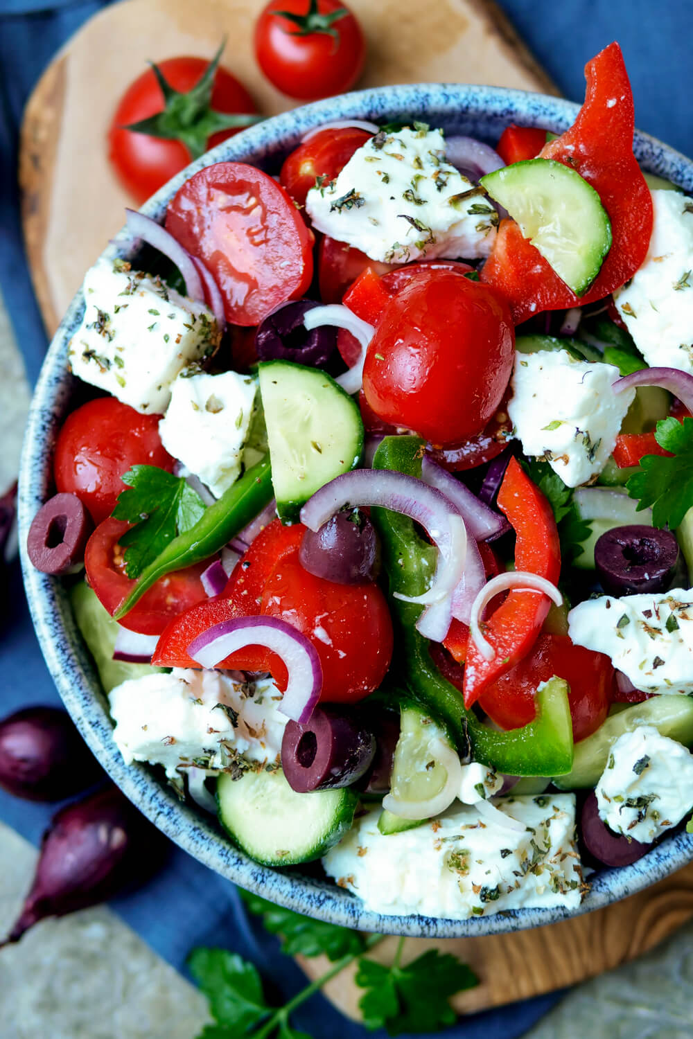 Griechischer Salat mit Feta und Dressing – Bauernsalat-Rezept