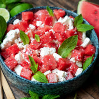 Einfacher Wassermelonen-Feta-Salat mit frischer Minze