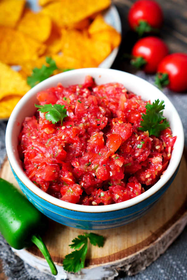 Salsa-Rezept mit Tomaten, Jalapeño und Koriander