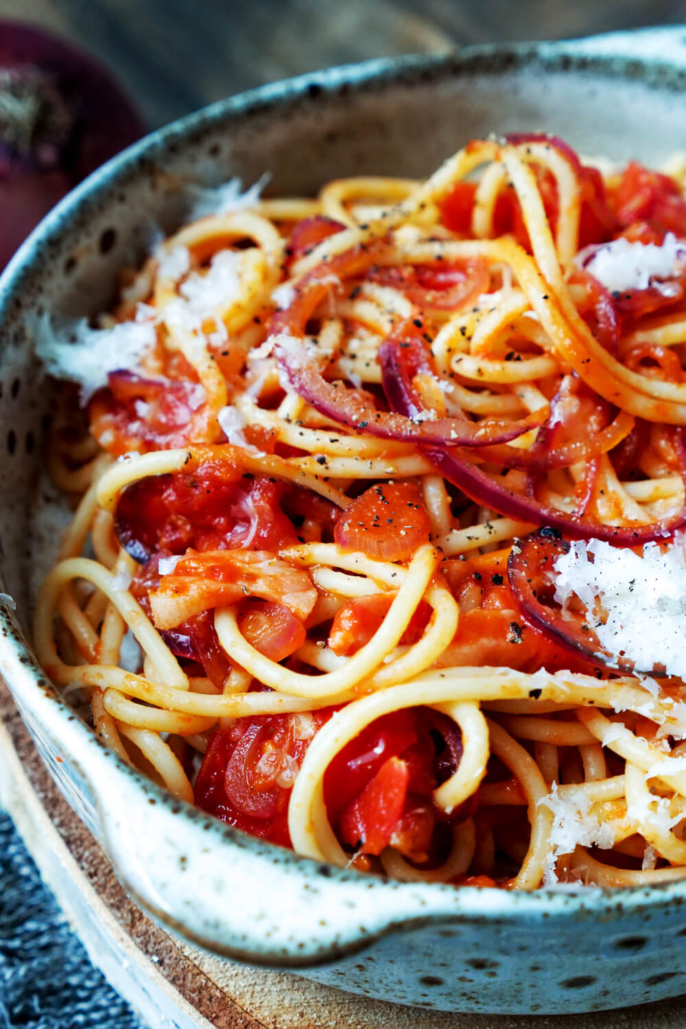Spaghetti Amatriciana mit Zwiebeln von Jamie Oliver