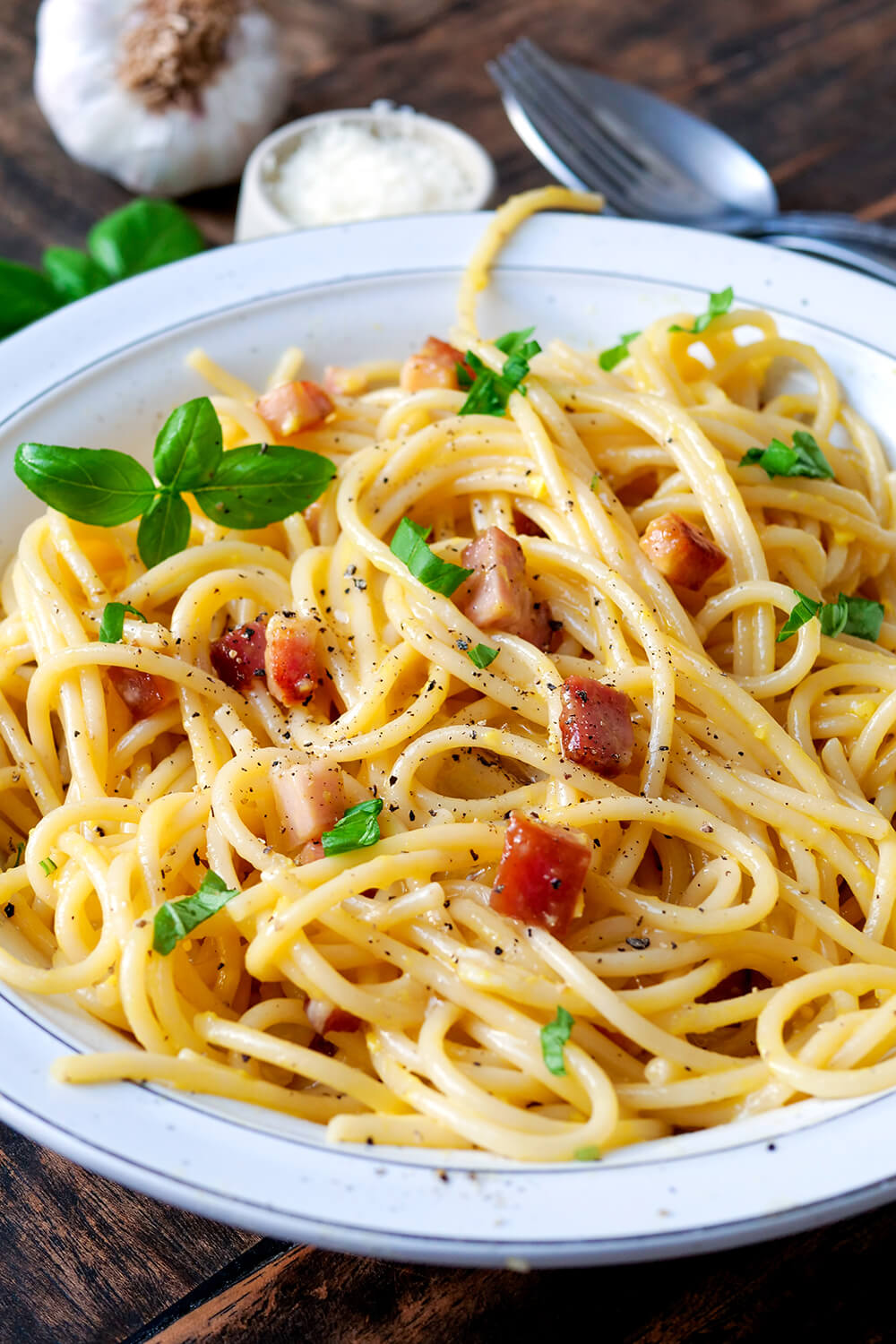 Spaghetti Carbonara mit Pancetta, Ei, Pfeffer