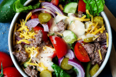 Big Mac Salat mit Hackfleisch und Dressing von Gaumenfreundin