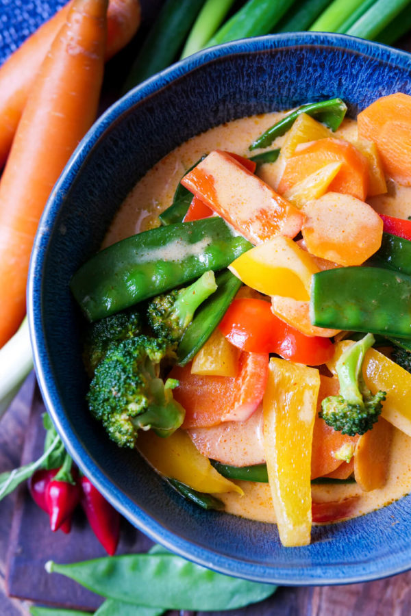 Curry mit Kokosmilch und Gemüse
