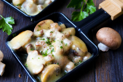 Pilz-Pfännchen mit Champignons und Speck fürs Raclette