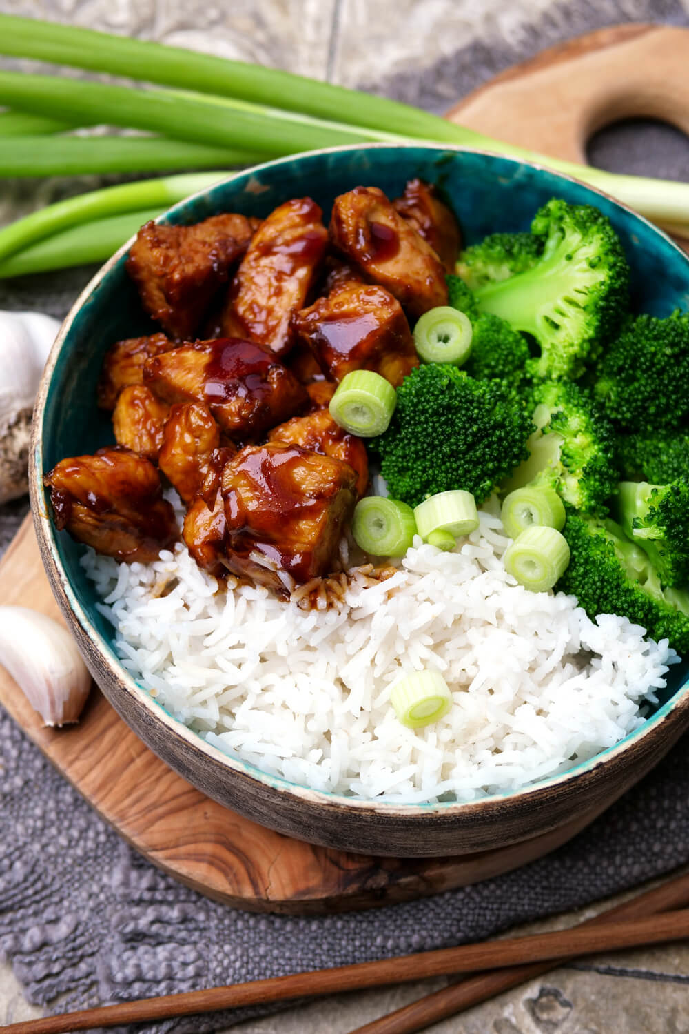 Chicken Teriyaki mit Reis, Brokkoli und Frühlingszwiebeln