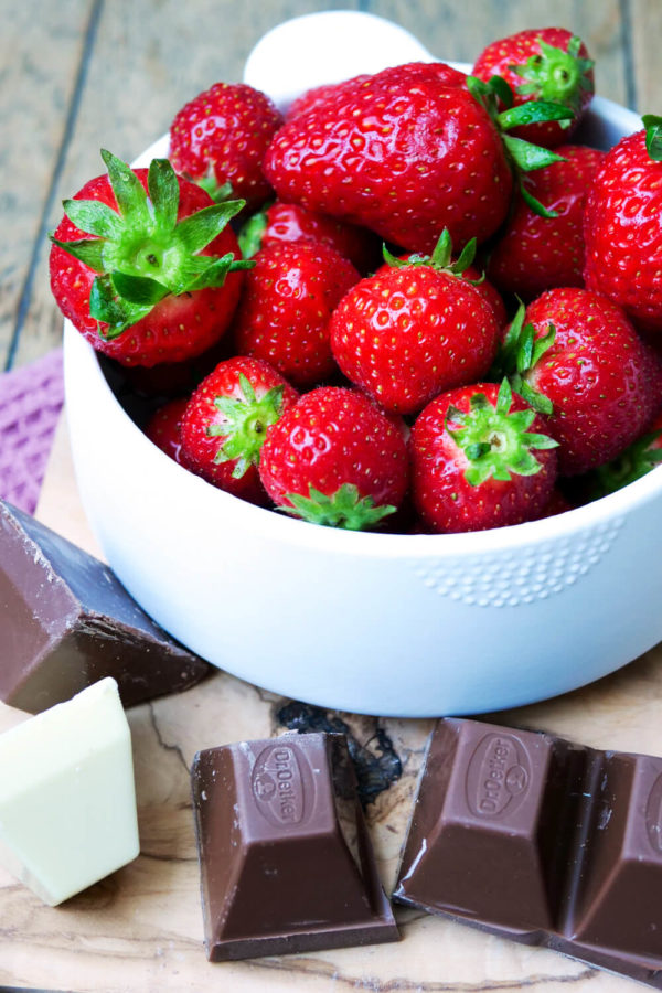 Regionale Erdbeeren und Schokolade