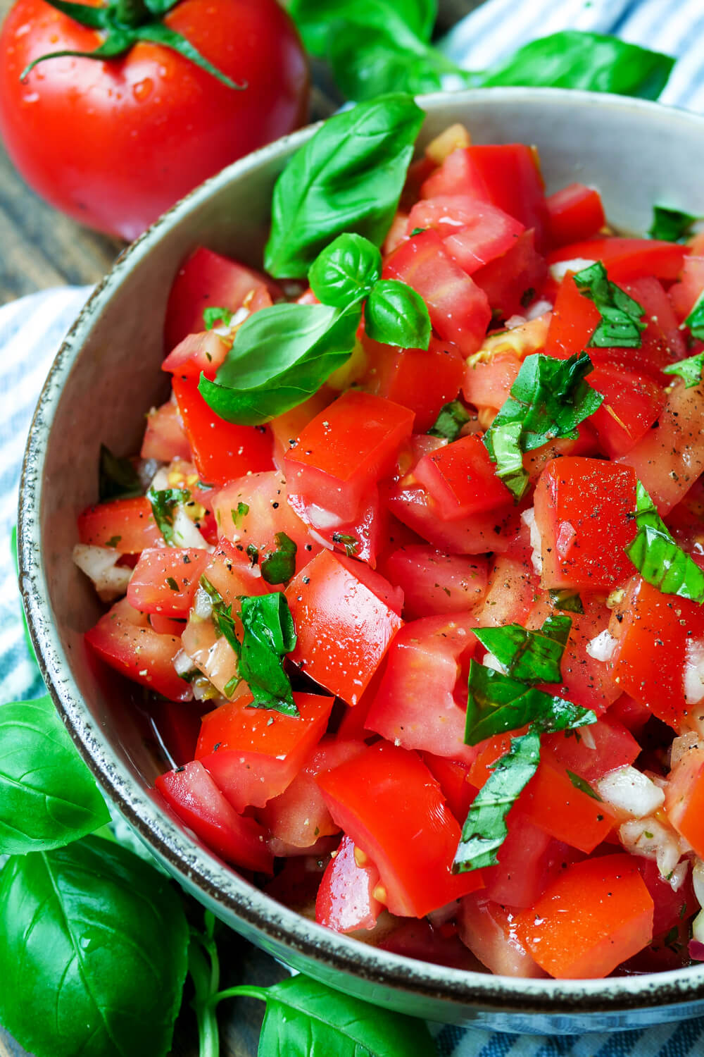 Tomatensalat ganz klassisch & einfach