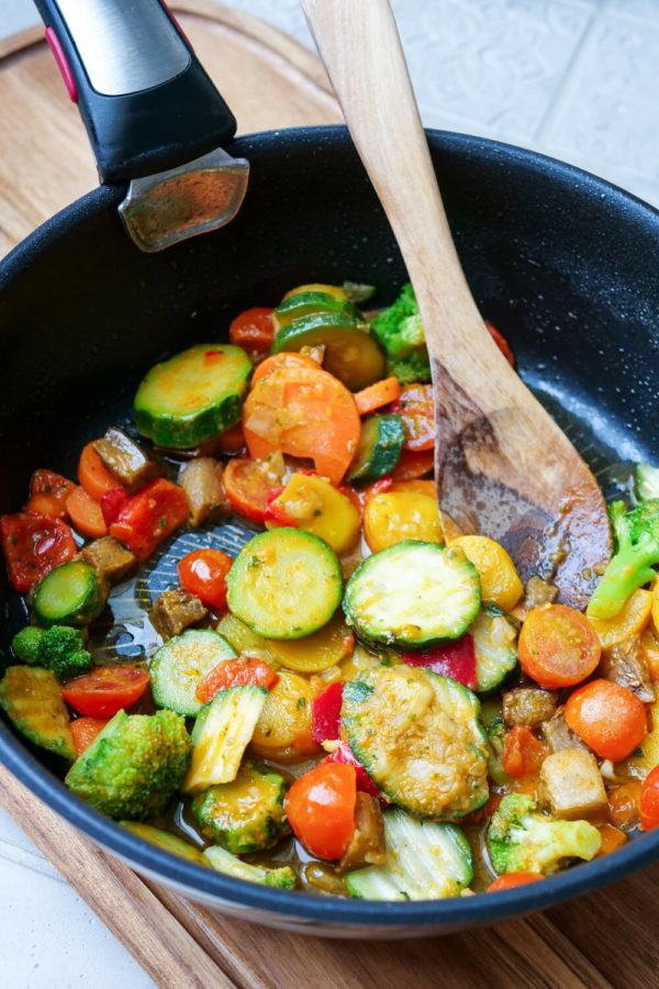 Gemischtes mediterranes Gemüse in der Jamie Oliver by Tefal Pfanne